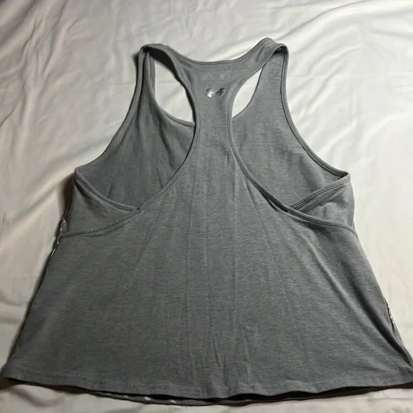 Under Armour Light Gray Tank with Shiny Silver Pattern - Picture 5 of 9